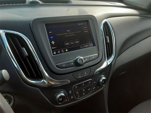 Used 2022 Chevrolet Equinox LT image 21