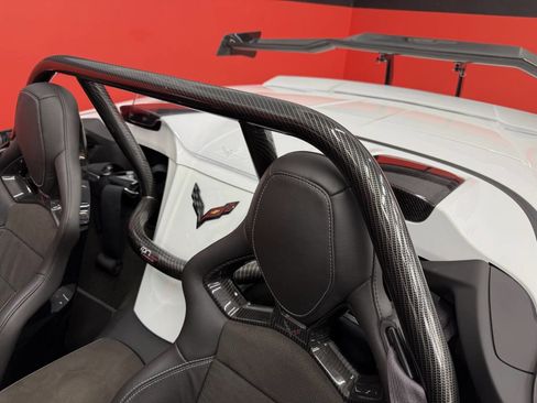 Used 2016 Chevrolet Corvette Z06 w/ 3LZ Preferred Equipment Group image 33