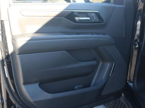 Used 2025 Chevrolet Tahoe Z71 image 13