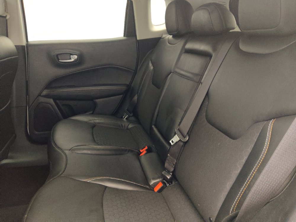 Used 2019 Jeep Compass Latitude w/ Popular Equipment Group AWD/4WD image 18