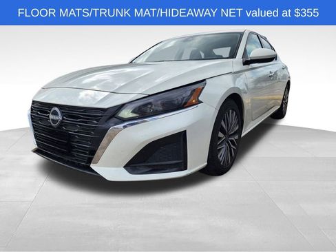 Used 2023 Nissan Altima 2.5 SV image 2