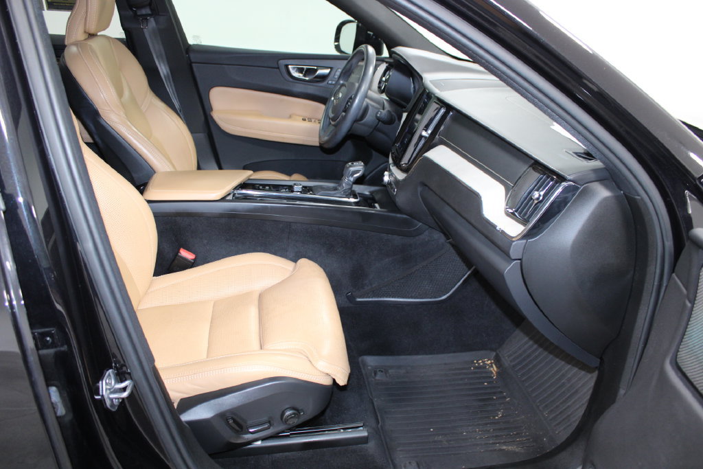 Used 2020 Volvo XC60 T6 Inscription AWD/4WD image 28