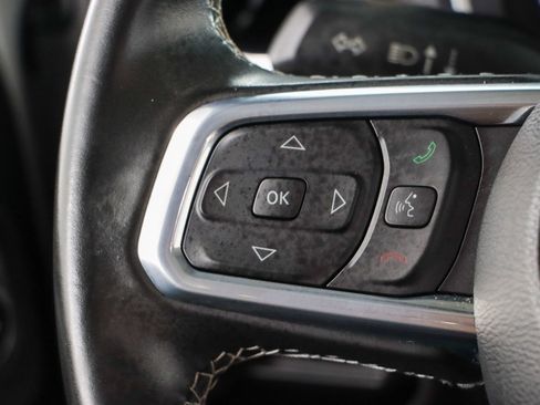 Used 2022 Jeep Wrangler Unlimited Sahara AWD/4WD image 15