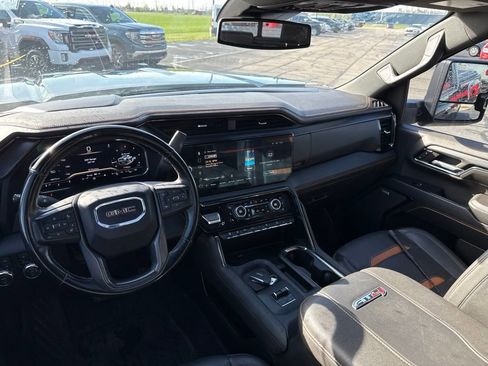 Used 2024 GMC Sierra 2500 AT4 w/ AT4 Preferred Package AWD/4WD image 12
