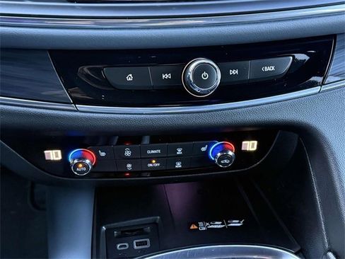 Certified 2022 Buick Enclave Essence image 15