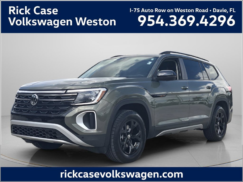Certified 2025 Volkswagen Atlas Peak Edition SE AWD/4WD image 1