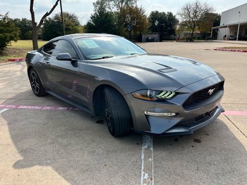 Used 2021 Ford Mustang Premium image 3