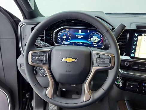 Used 2024 Chevrolet Silverado 2500 High Country w/ Technology Package AWD/4WD image 25