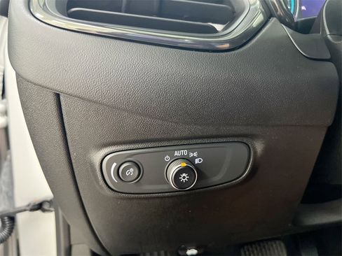 Used 2022 Chevrolet Equinox RS w/ RS Leather Package image 18