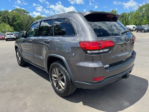 Used 2017 Jeep Grand Cherokee Laredo 75th Anniversary AWD/4WD image 3