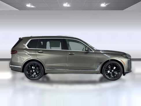Used 2025 BMW X7 xDrive40i AWD/4WD image 8