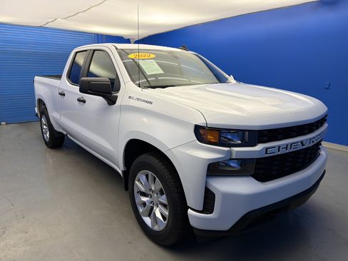 Used 2022 Chevrolet Silverado 1500 Custom image 2