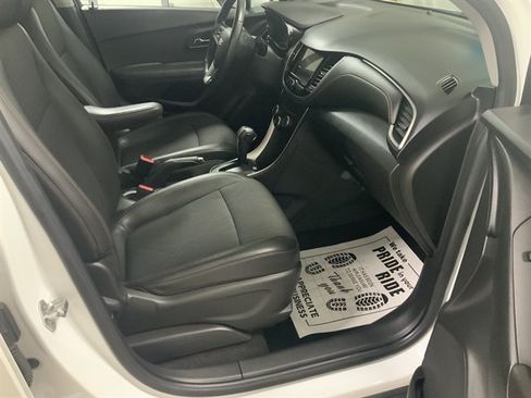 Used 2019 Chevrolet Trax LT w/ LT Convenience Package AWD/4WD image 20