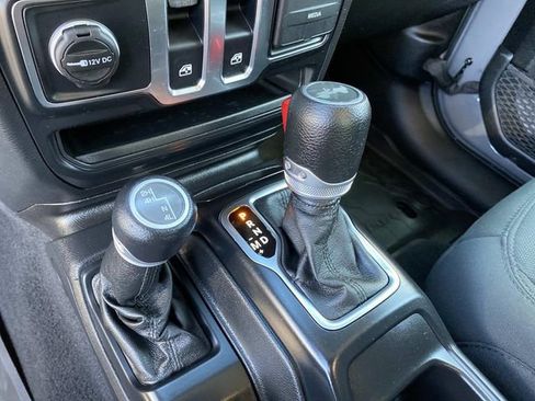 Used 2021 Jeep Wrangler Willys image 30