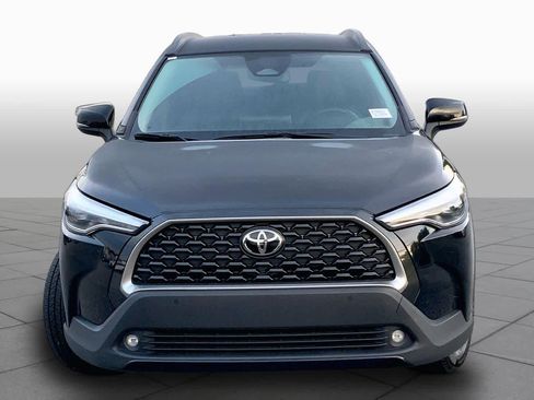 Used 2024 Toyota Corolla Cross XLE FWD image 4