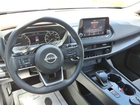 Used 2023 Nissan Rogue SV AWD/4WD image 12