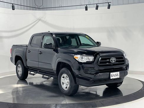 Used 2022 Toyota Tacoma SR image 40