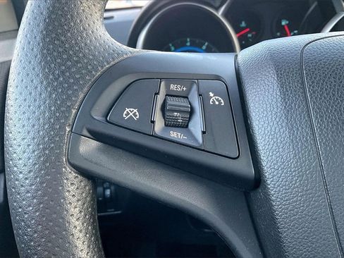 Used 2015 Chevrolet Cruze LT image 12