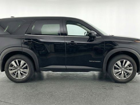 Used 2025 Nissan Pathfinder SV FWD image 11