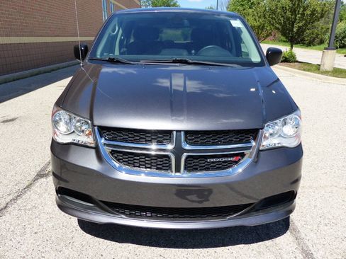 Used 2019 Dodge Grand Caravan SE w/ UConnect Hands-Free Group FWD image 12