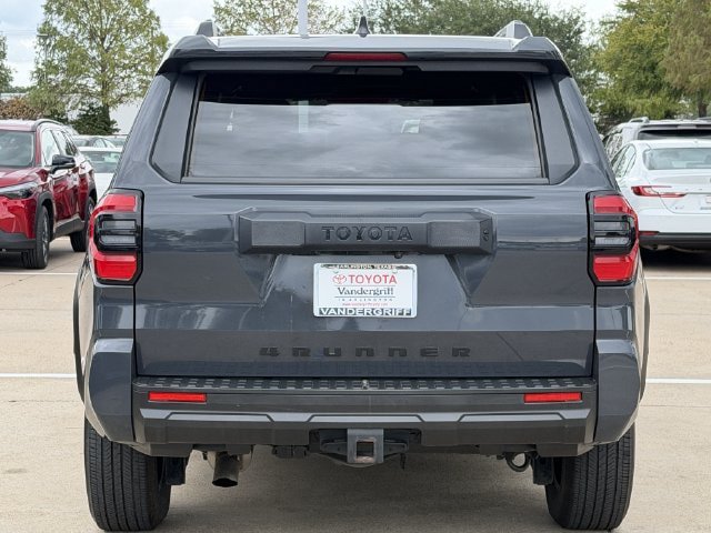 Used 2025 Toyota 4Runner SR5 AWD/4WD image 5