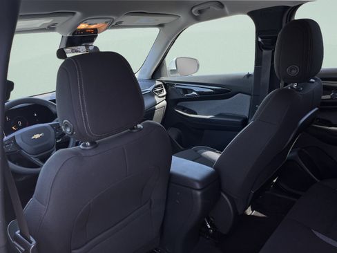 Used 2025 Chevrolet TrailBlazer LT AWD/4WD image 24