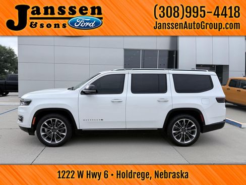 Used 2025 Jeep Wagoneer Series III w/ Premium Group I AWD/4WD image 1