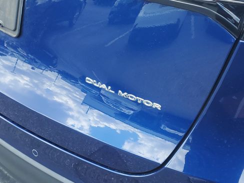 Used 2022 Tesla Model Y Long Range AWD/4WD image 9