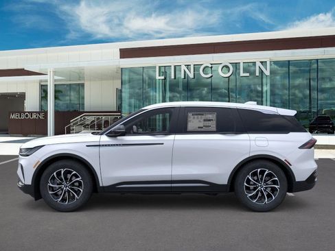 New 2026 Lincoln Nautilus Premier image 3