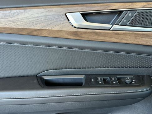 New 2026 Volkswagen Atlas SE image 10