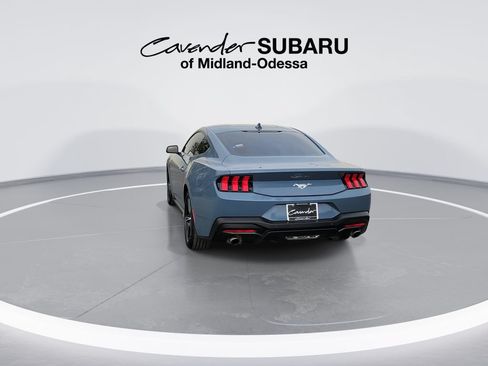 Used 2025 Ford Mustang Coupe RWD image 6