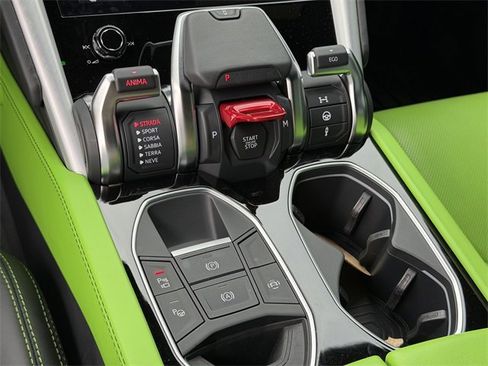 Used 2022 Lamborghini Urus image 19