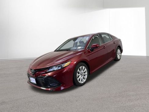 Used 2020 Toyota Camry LE FWD image 2