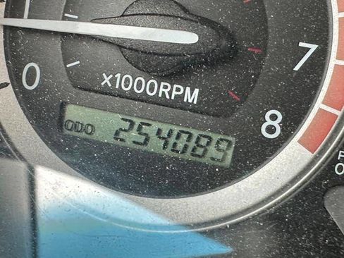 Used 2005 Toyota Sienna image 40