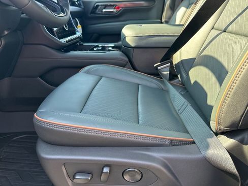 New 2026 GMC Yukon XL AT4 w/ AT4 Premium Plus Package image 10