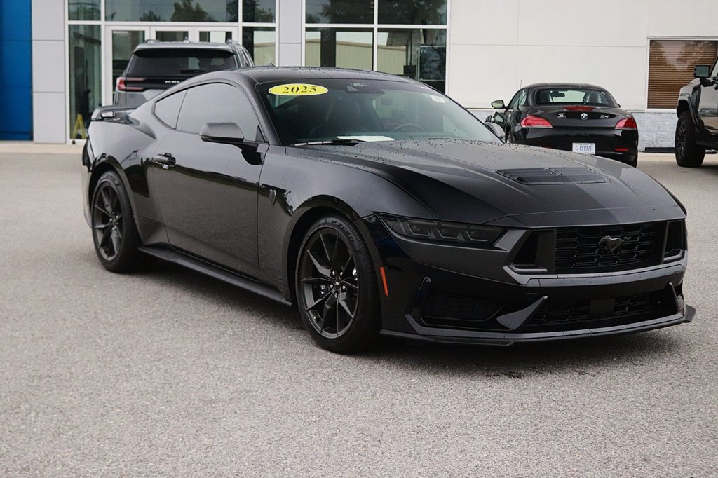 Used 2025 Ford Mustang Dark Horse RWD image 3