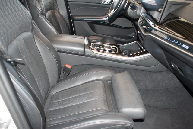Used 2025 BMW X5 xDrive50e AWD/4WD image 10
