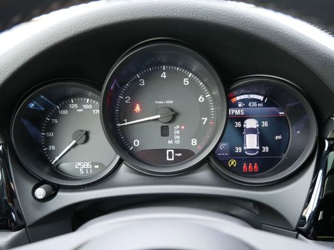 New 2025 Porsche Macan image 13