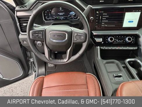 Certified 2025 GMC Sierra 2500 Denali Ultimate w/ Max Trailering Package image 12
