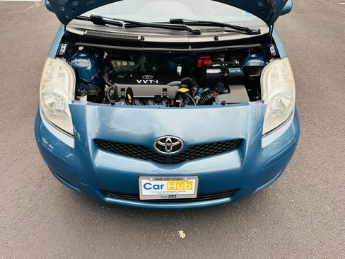 Used 2010 Toyota Yaris 4-Door Hatchback FWD image 15