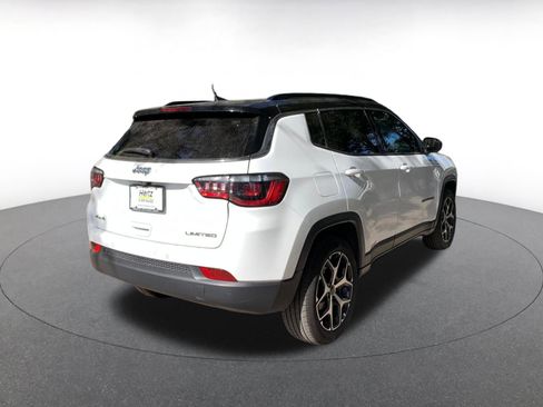 Used 2025 Jeep Compass Limited image 7
