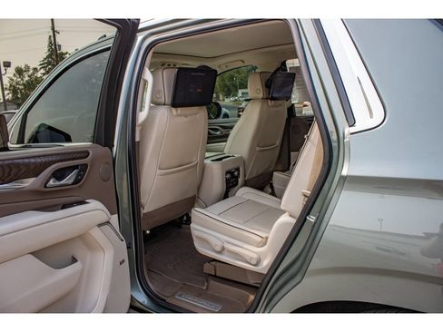 Used 2024 GMC Yukon Denali w/ Advanced Technology Package AWD/4WD image 16