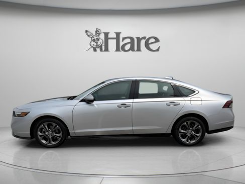 Used 2024 Honda Accord EX image 2