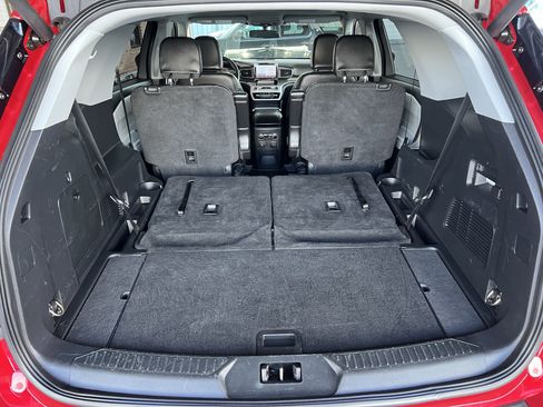 Used 2022 Ford Explorer XLT w/ Equipment Group 202A image 47