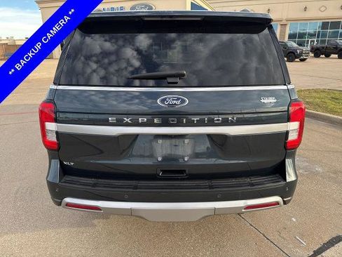 Certified 2023 Ford Expedition XLT image 9