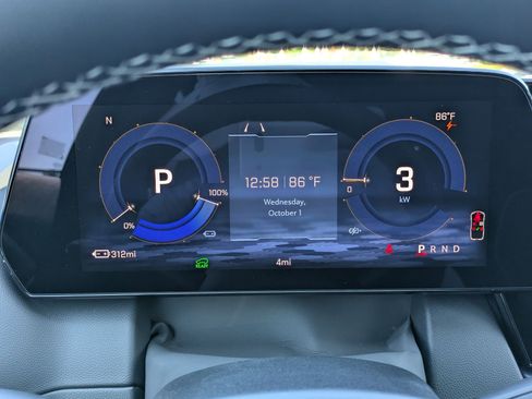 Used 2026 Chevrolet Equinox EV LT w/ Convenience Package II AWD/4WD image 19