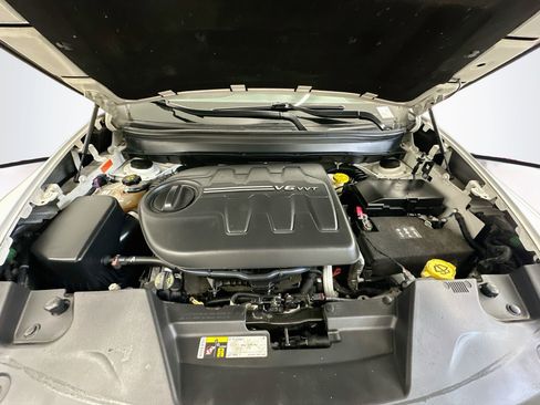 Used 2015 Jeep Cherokee Latitude w/ Comfort/Convenience Group AWD/4WD image 34