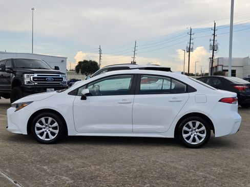 Used 2026 Toyota Corolla LE FWD image 6