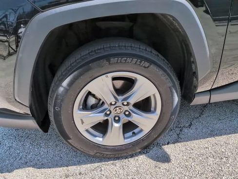 Used 2024 Toyota RAV4 XLE AWD/4WD image 7
