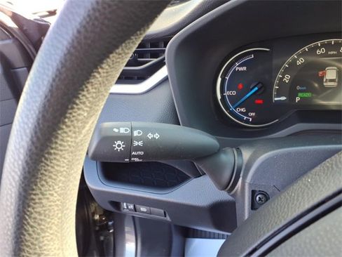Used 2025 Toyota RAV4 XLE image 23